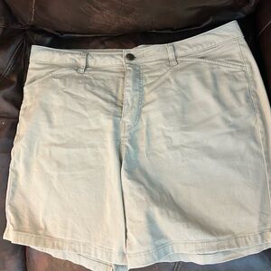 St. John's Bay Women's Light Tan Shorts